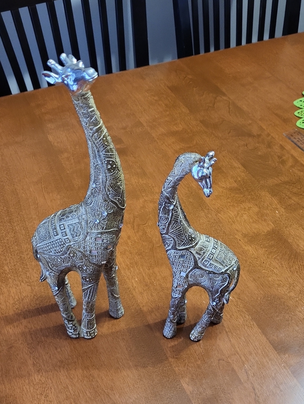 Decorative Giraffe Sculpture Set in Gold and Silver